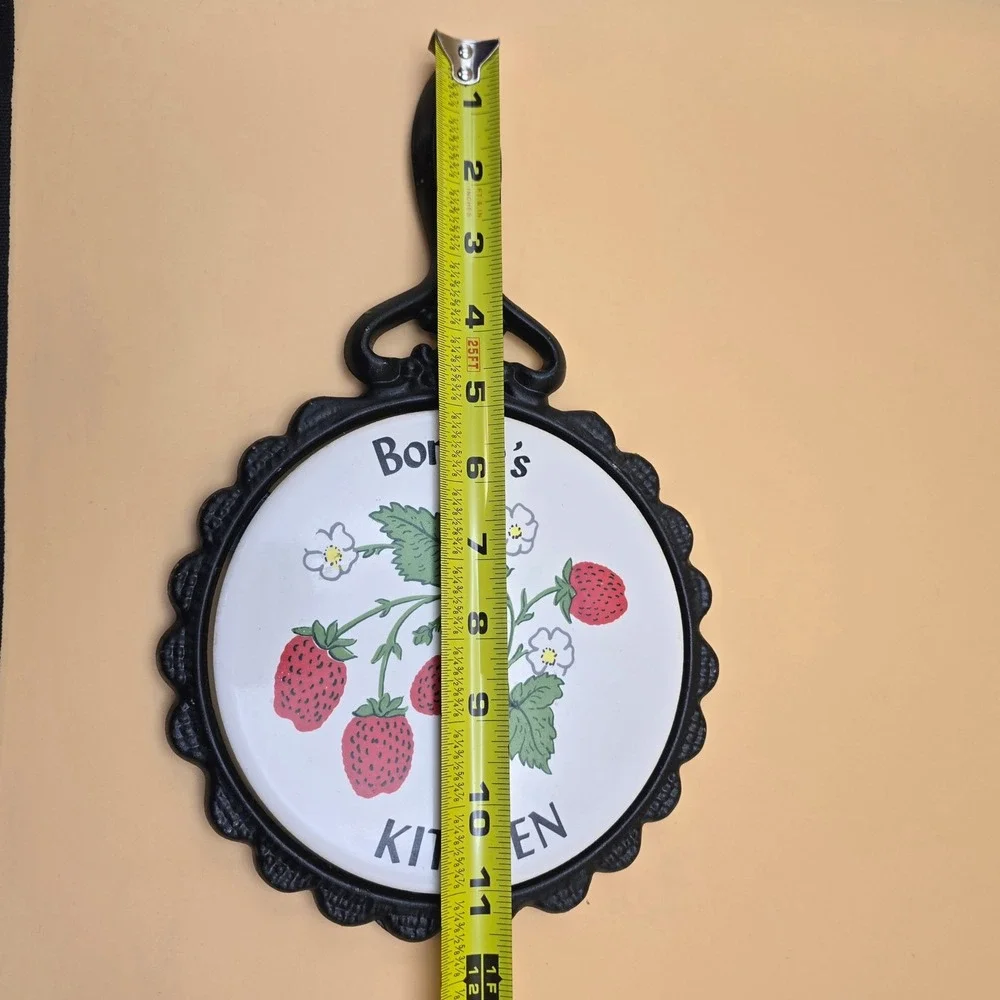 Vintage Mid-State Cast Iron Ceramic Strawberry Trivet Bonnies Kitchen Wall Decor